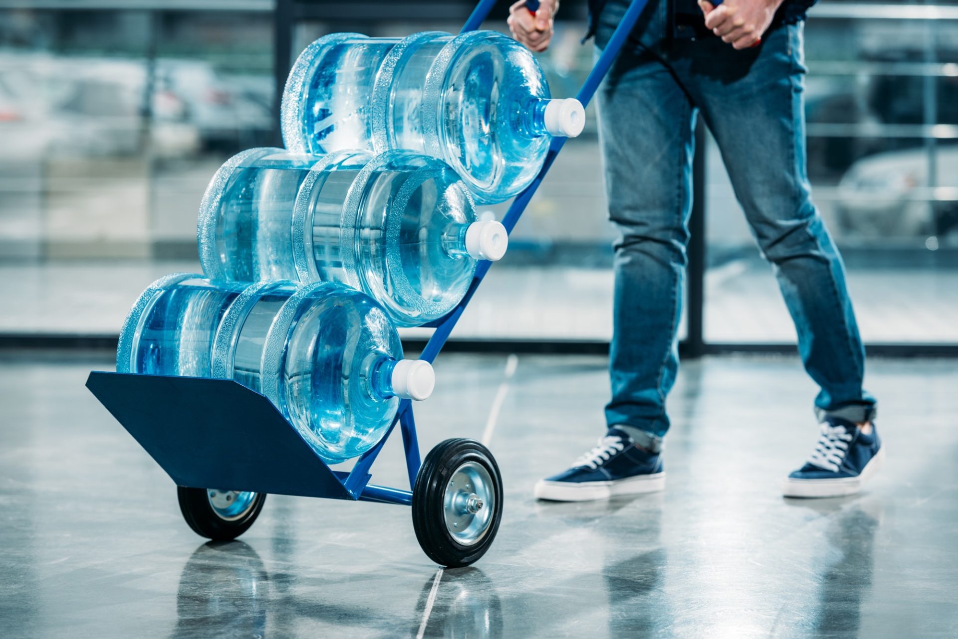 Diferencia entre Agua Mineral y corriente para beber y cocinar